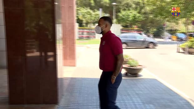 Memphis Depay’s medical at FC Barcelona